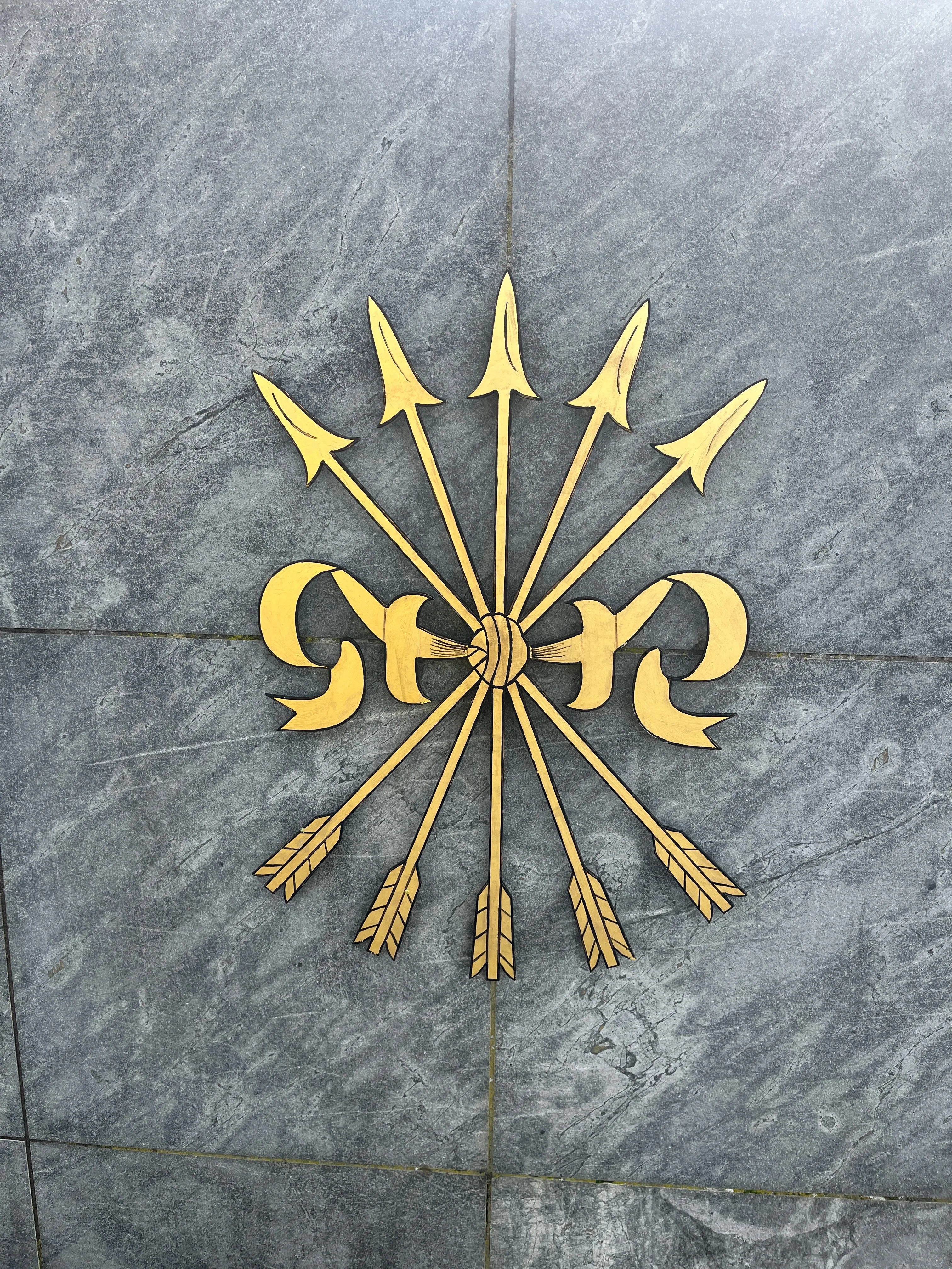 The Rothchild family crest